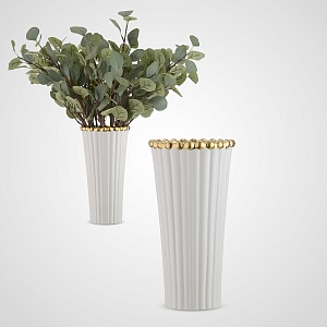 Белая керамическая ваза с золотистой каймой М