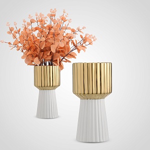 Бело-золотистая ваза из керамики М